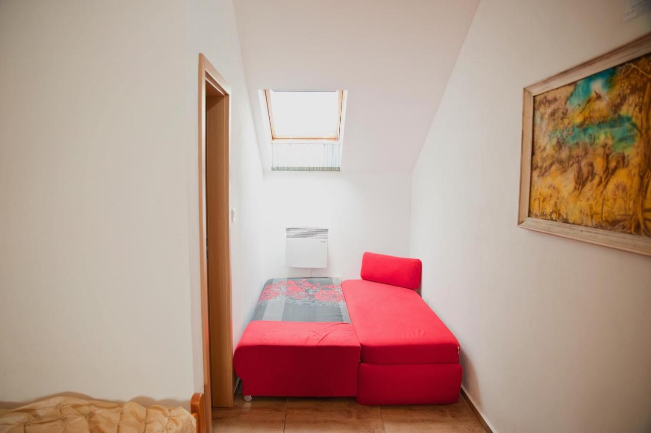 Villa Psenek Banka Экстерьер фото