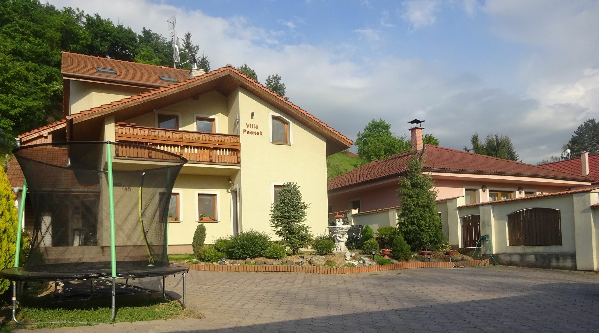Villa Psenek Banka Экстерьер фото