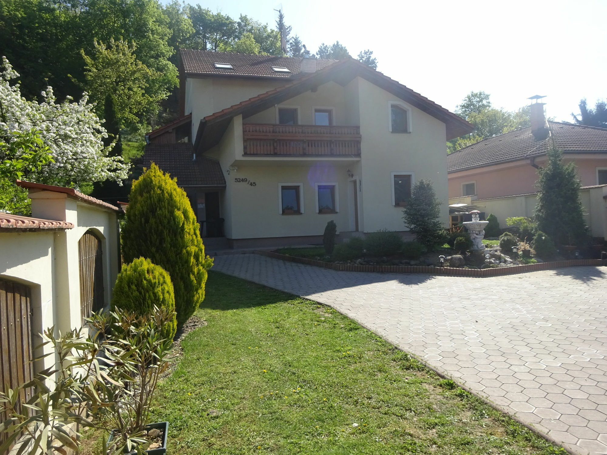 Villa Psenek Banka Экстерьер фото